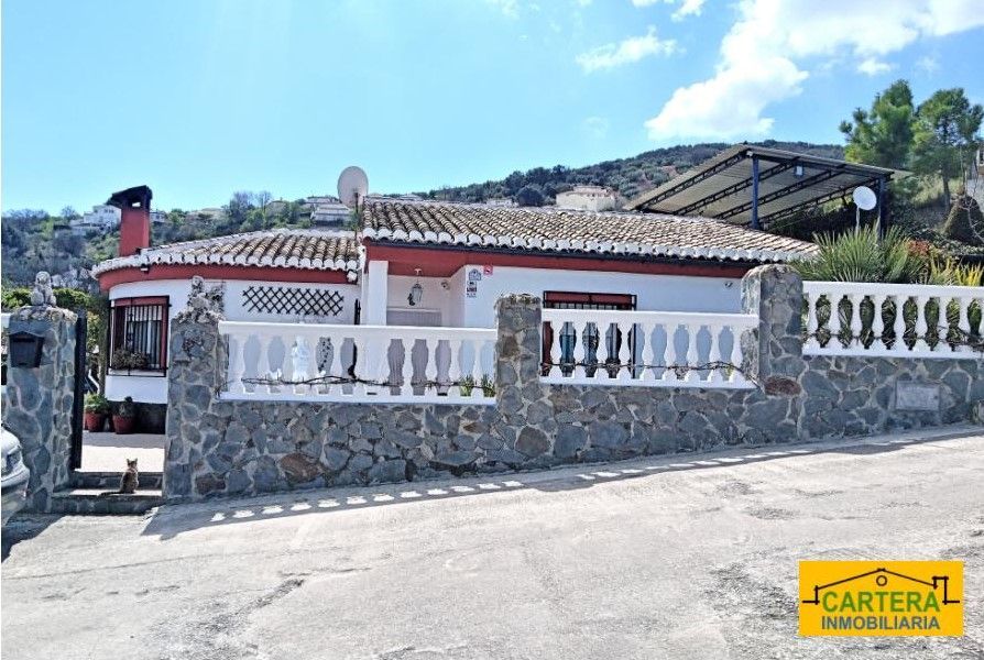 Vista exterior de Casa o xalet en venda en Moclín amb Aire condicionat, Jardí privat i Piscina