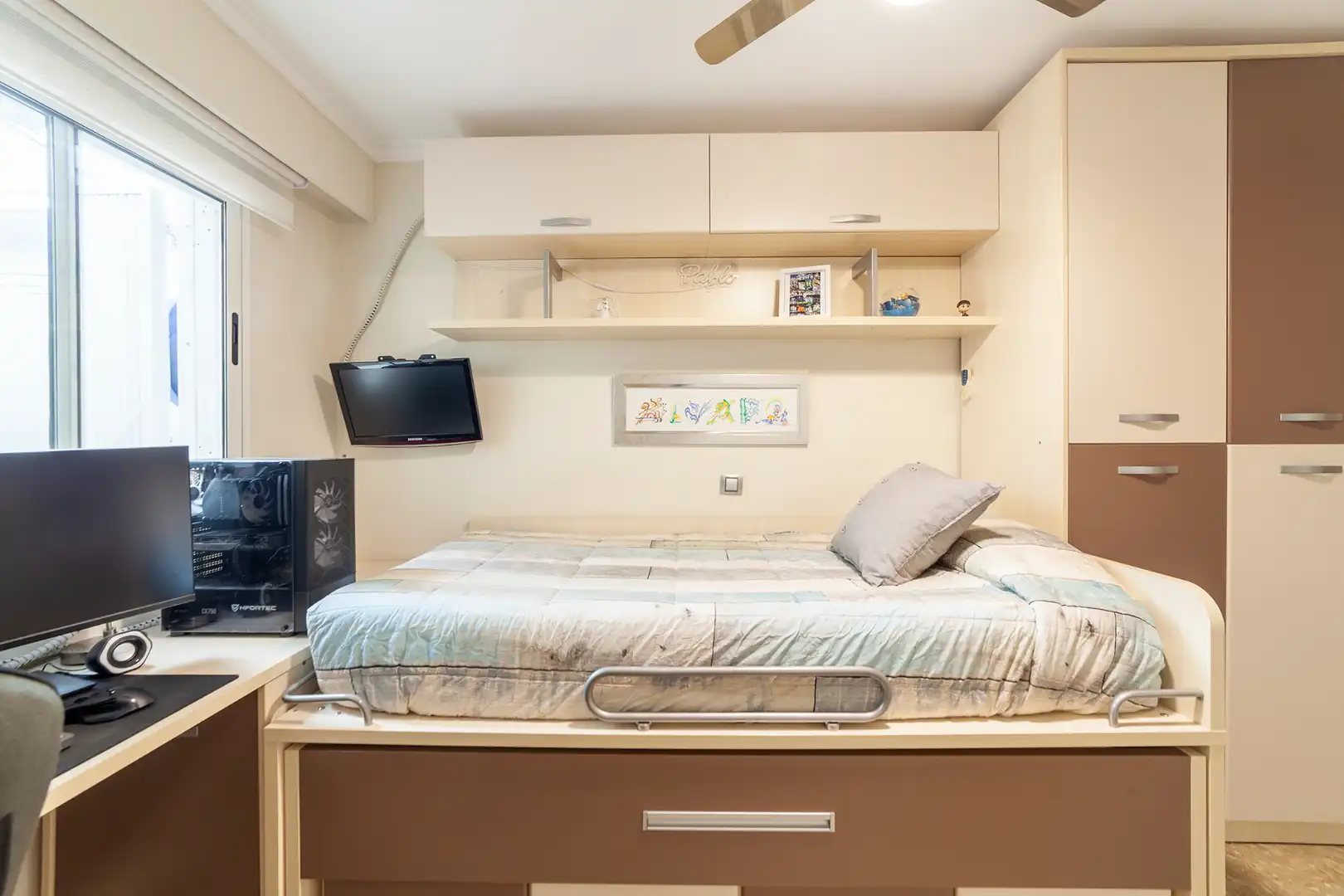 Bedroom of Flat for sale in Manises  with Air Conditioner, Heating and Oven