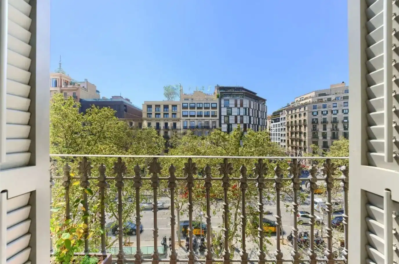 Vista exterior de Pis de lloguer en  Barcelona Capital amb Calefacció, Terrassa i Moblat