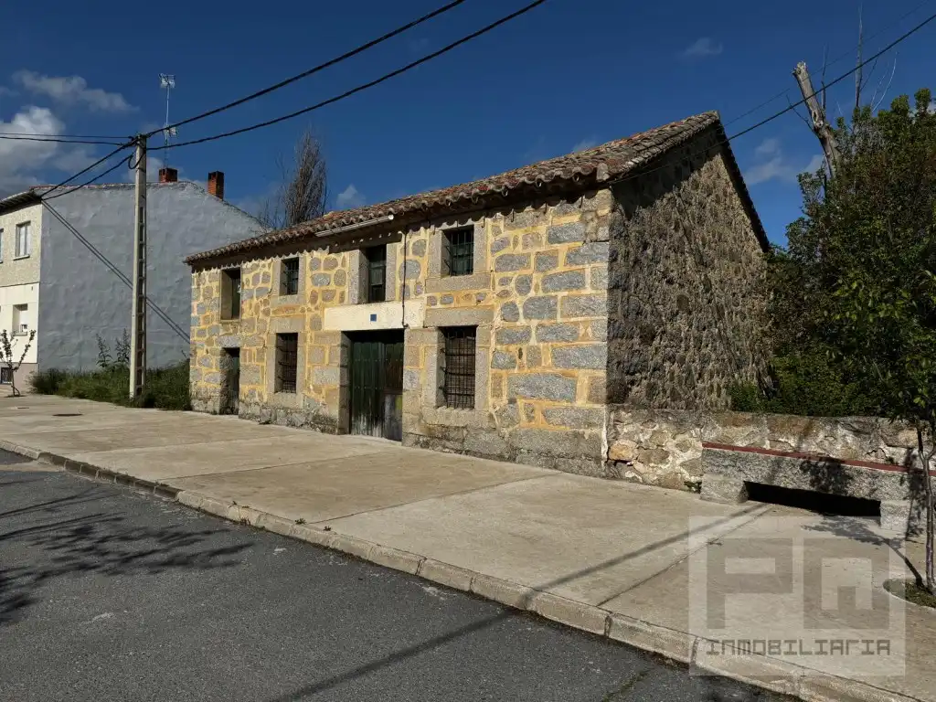 Exterior view of Houses for sale in Muñogalindo