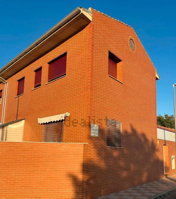 Vista exterior de Casa adosada en venta en Fernán Caballero con Aire acondicionado, Calefacción y Jardín privado
