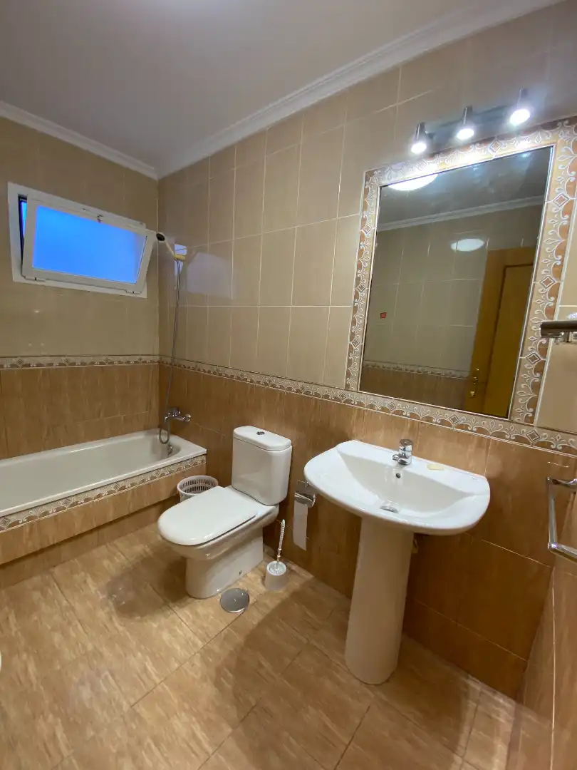 Badezimmer von Wohnungen zur Miete in Málaga mit Klimaanlage, Möbliert und Waschmaschine