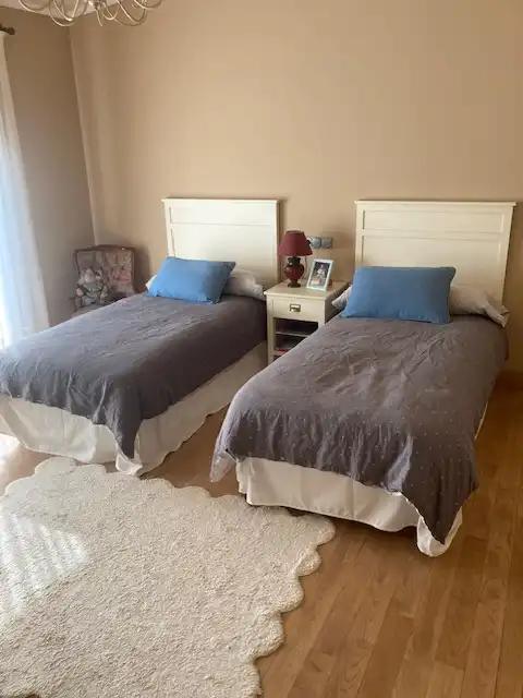Habitación de Casa o chalet en venta en Carballo con Calefacción, Jardín privado y Parquet