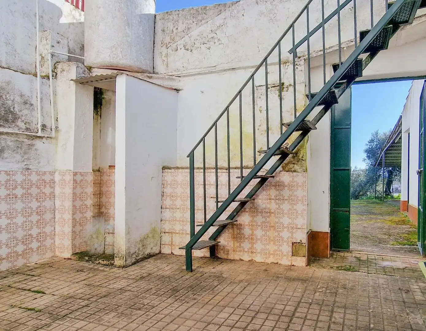 Vista exterior de Finca rústica en venta en Salvatierra de los Barros con Jardín privado, Terraza y Trastero