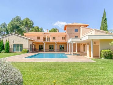 Casa amb jardí en venda a Penàguila