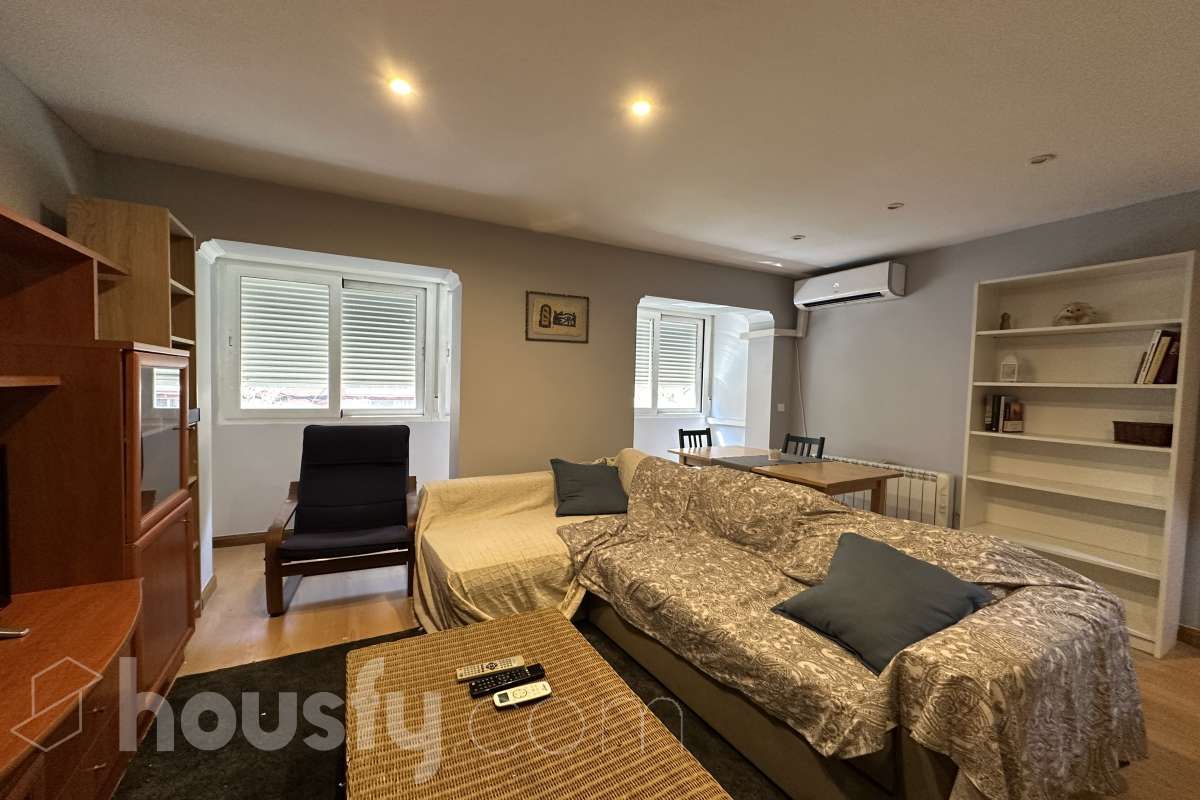 Living room of Flat to rent in Getafe  with Air Conditioner, Heating and Parquet flooring