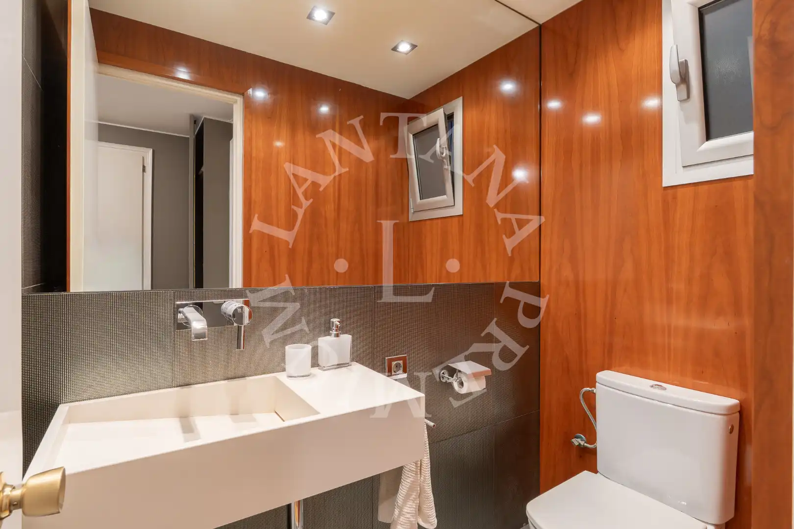 Baño de Ático en venta en Barcelona con Aire acondicionado, Calefacción y Parquet