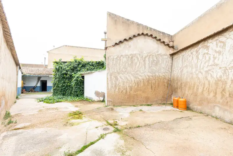 Vista exterior de Finca rústica en venda en Malagón amb Calefacció, Jardí privat i Traster