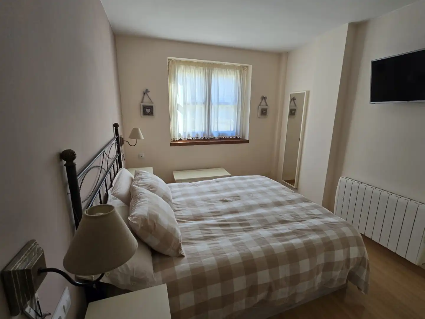 Habitación de Apartamento en venta en Benasque con Aire acondicionado, Calefacción y Amueblado