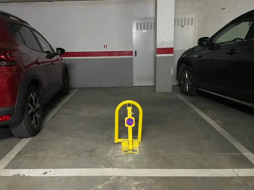Parking with lift for sale in Carrer de Castella, imagen 7