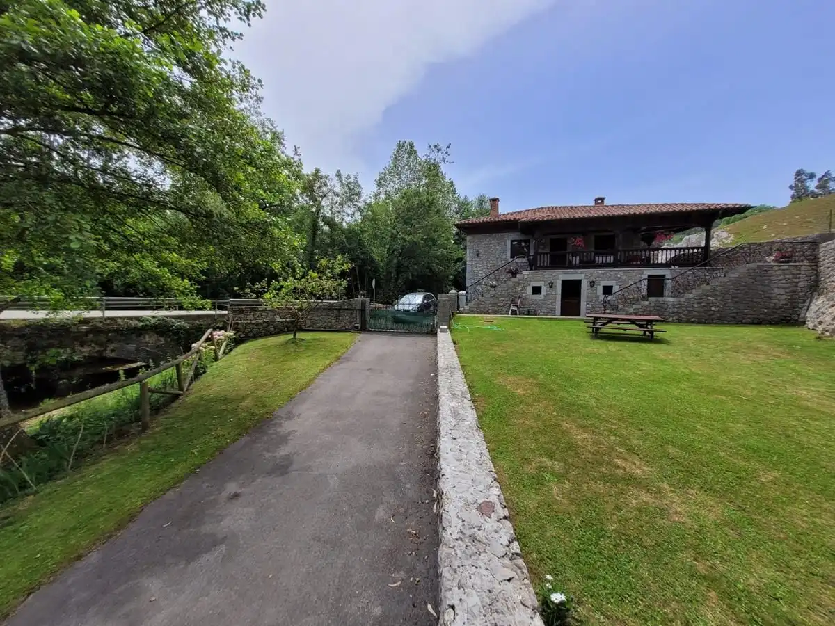 Casa amb jardí en venda a Pría - Nueva-Hontoria - Naves, imagen 2