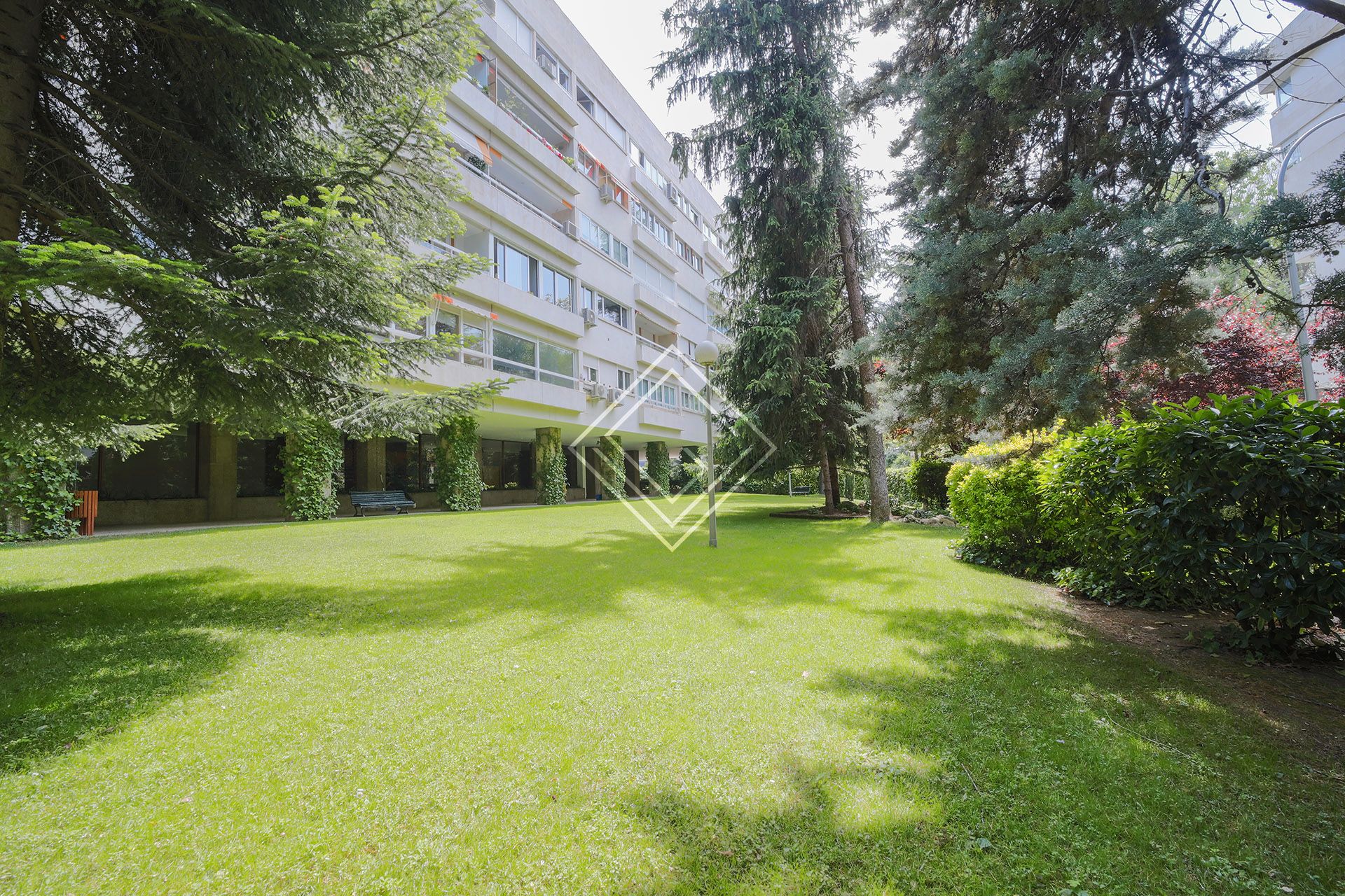 Jardí de Dúplex en venda en  Madrid Capital amb Aire condicionat, Calefacció i Terrassa