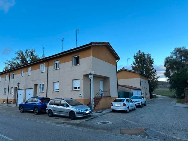 Casa adosada en Venta en Alfoz de Quintanadueñas