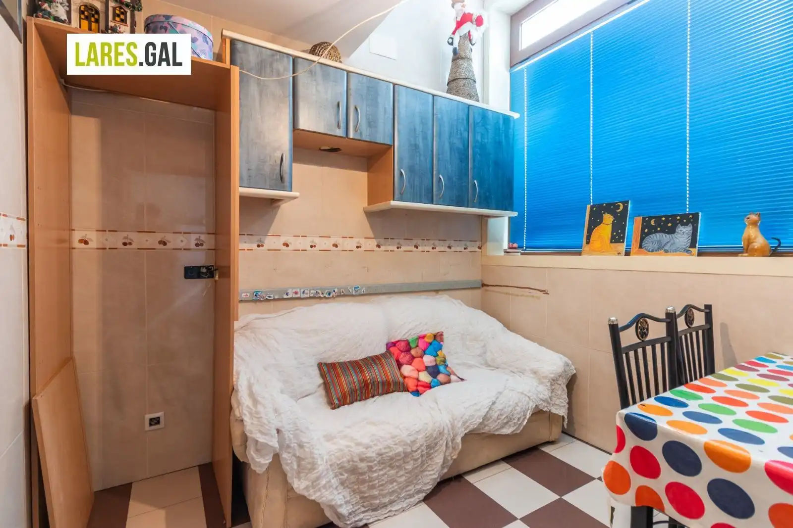 Bedroom of Commercial properties for sale in Cangas   with Air Conditioner