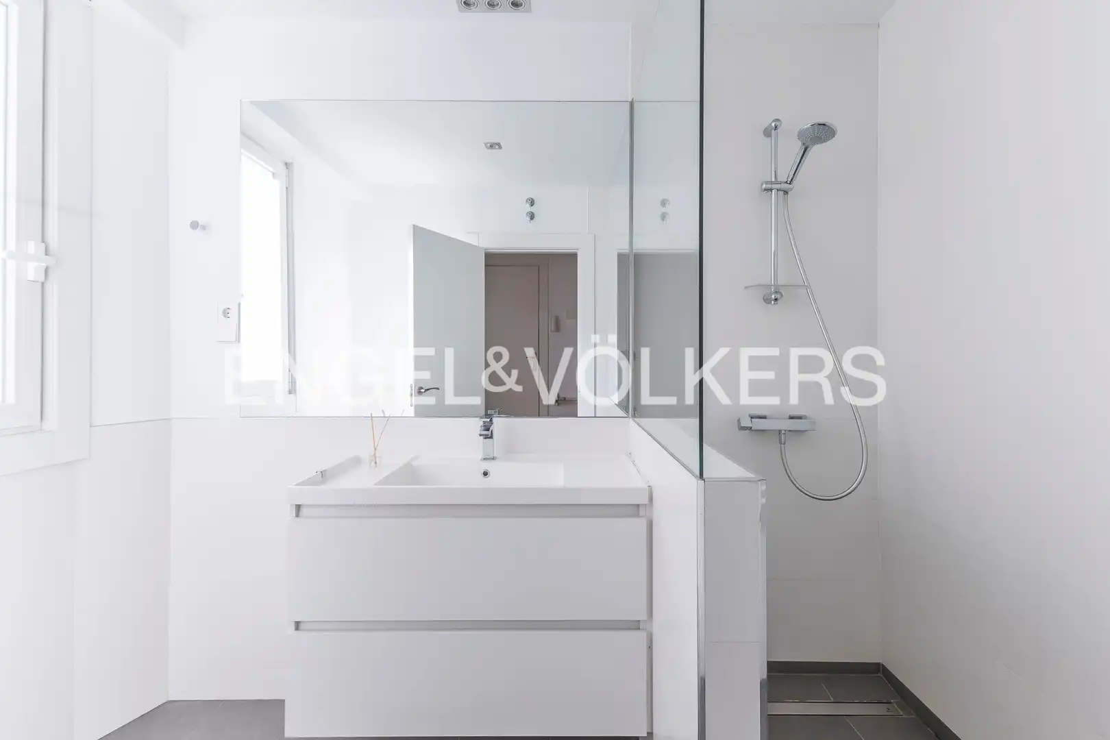 Badezimmer von Wohnung zur Miete in Madrid mit Klimaanlage, Heizung und Parkett