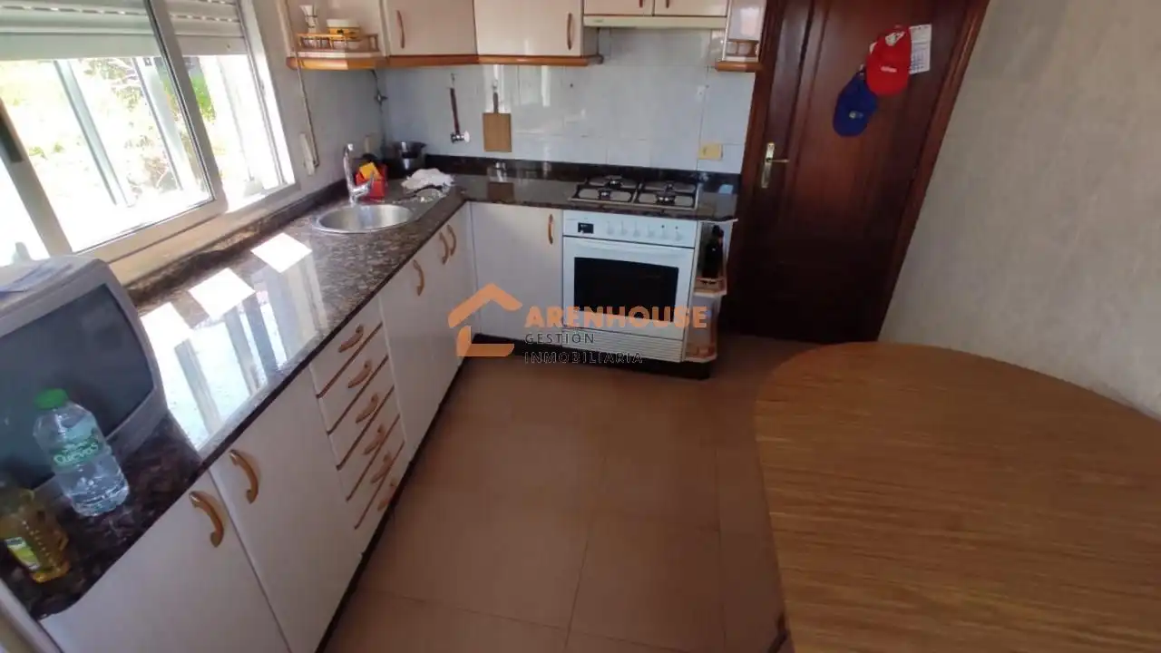 Cuina de Casa o xalet en venda en Punxín amb Jardí privat, Traster i Moblat