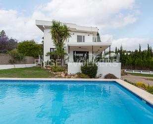 Vista exterior de Casa o xalet de lloguer en Godella amb Aire condicionat, Terrassa i Piscina