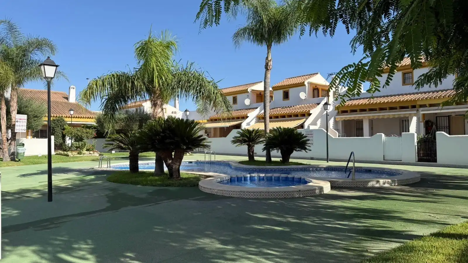 Piscina de Casa o chalet en venta en Pilar de la Horadada con Aire acondicionado, Terraza y Trastero