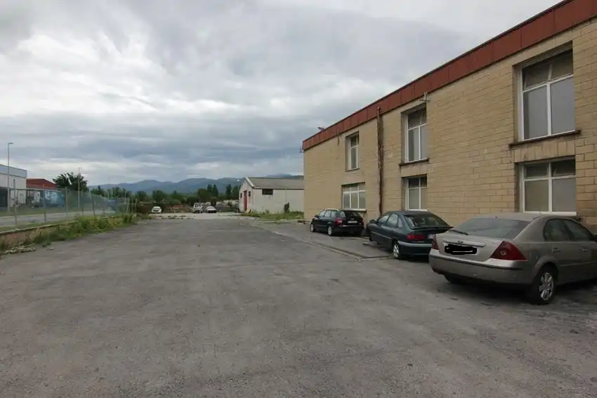 Vista exterior de Nave industrial en venta en Asparrena