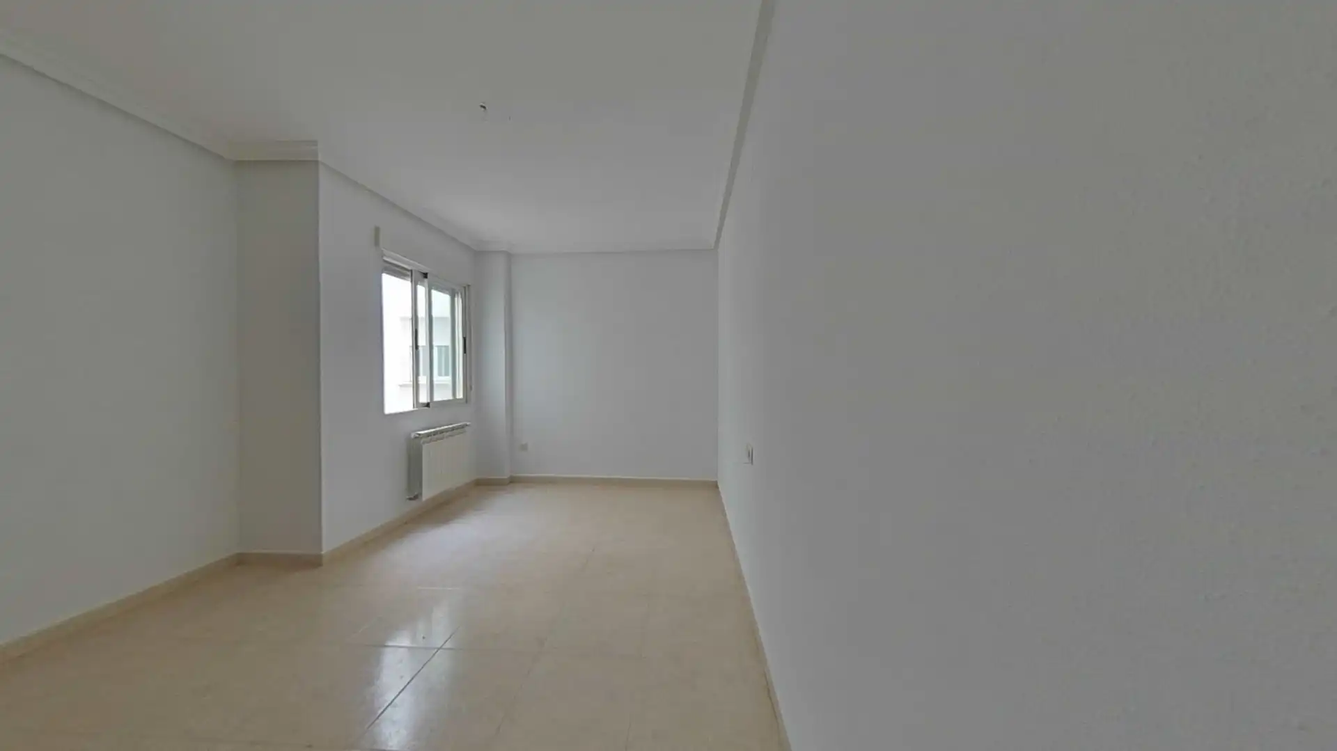 Piso en venta en Valdepeñas con Calefacción y Balcón