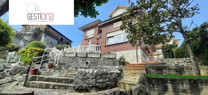 Außenansicht von Haus oder Chalet zum Verkauf in Bareyo mit Privatgarten, Terrasse und Abstellraum