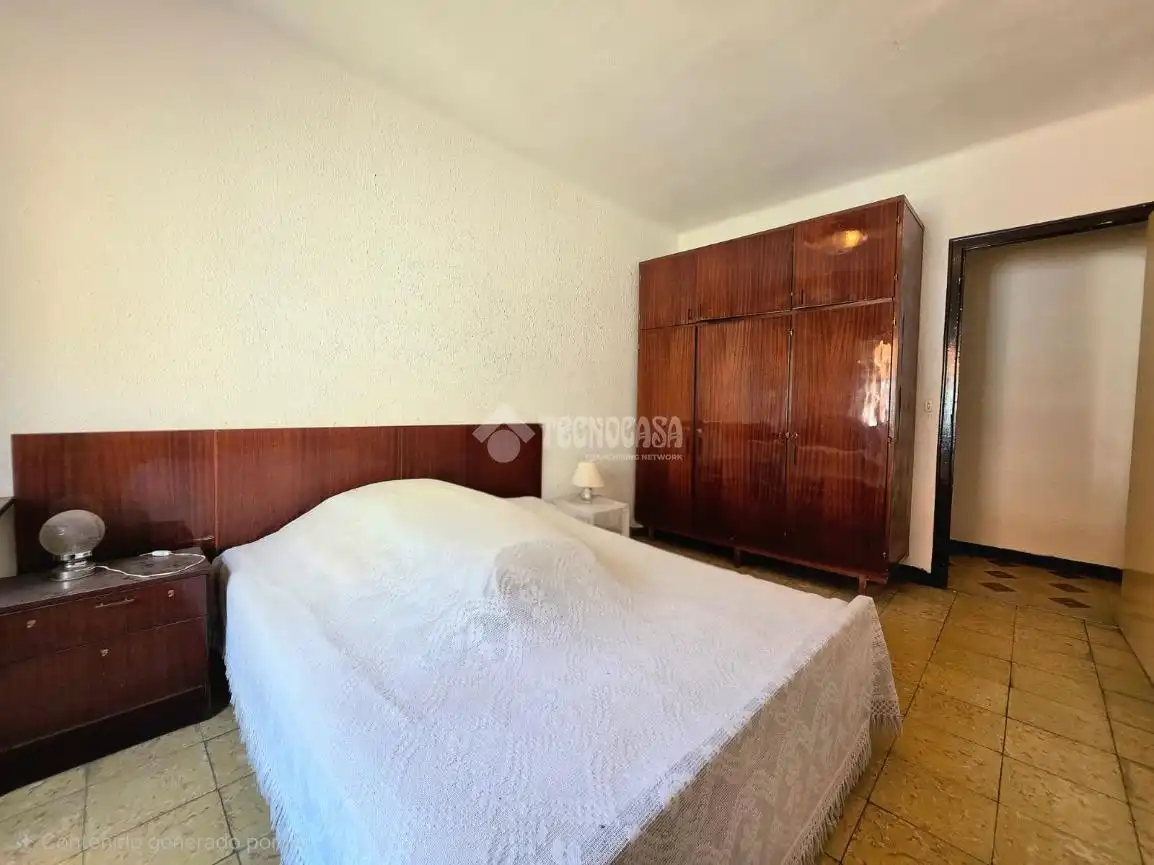 Habitación de Piso en venta en Santa Coloma de Gramenet con Balcón