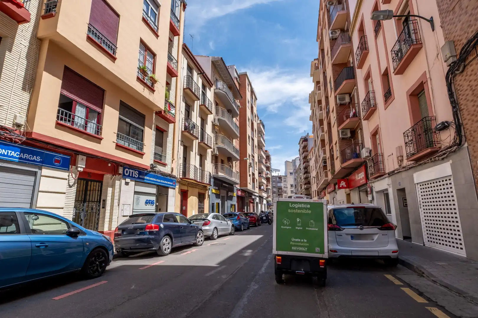 Vista exterior de Piso en venta en Zaragoza con Calefacción, Terraza y Balcón