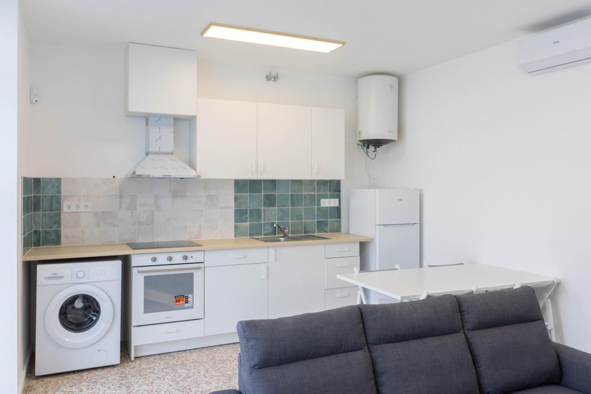 Kitchen of Flat to rent in  Valencia Capital  with Air Conditioner and Furnished