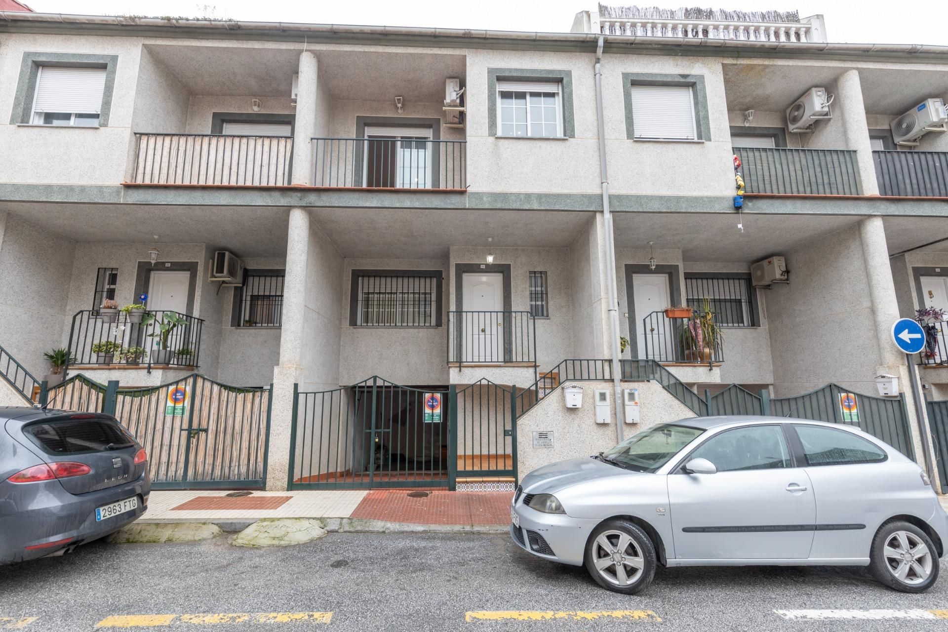 Vista exterior de Casa adosada en venta en Maracena con Aire acondicionado, Terraza y Trastero