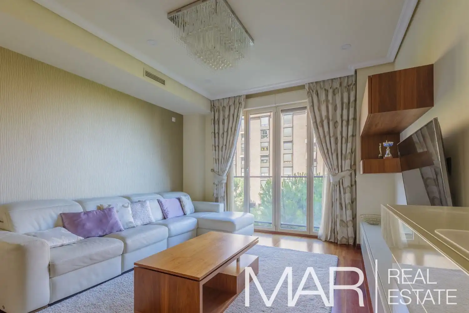 Flat for sale in Calle Nogales, Acacias