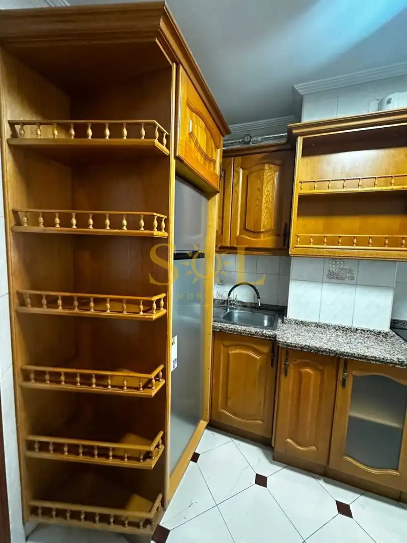 Küche von Wohnung zum Verkauf in León Capital  mit Parkett, Terrasse und Möbliert