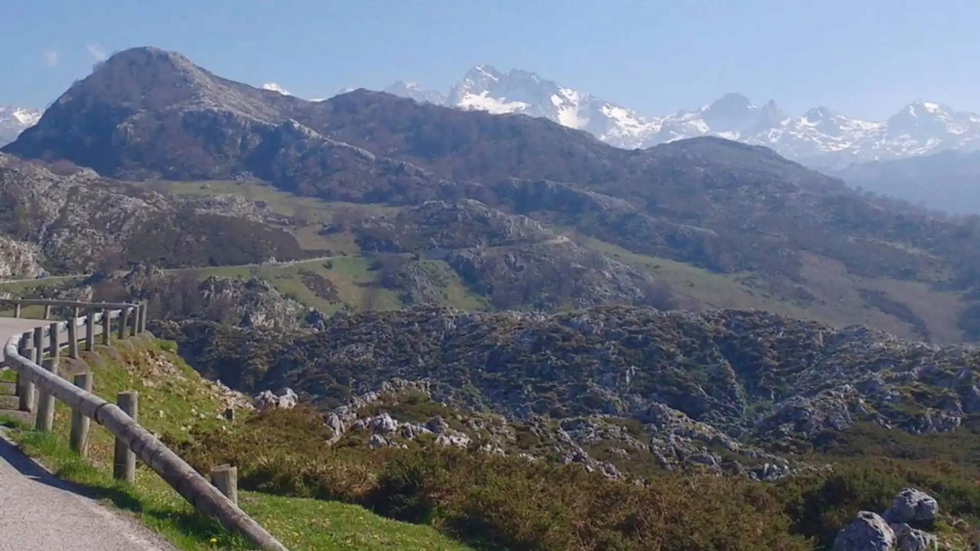 Vista exterior de Casa o chalet en venta en Aroche con Terraza
