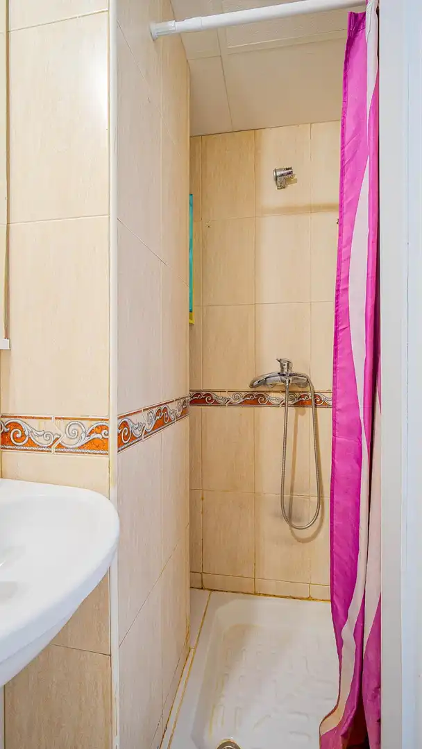 Baño de Apartamento en venta en Torrevieja con Balcón