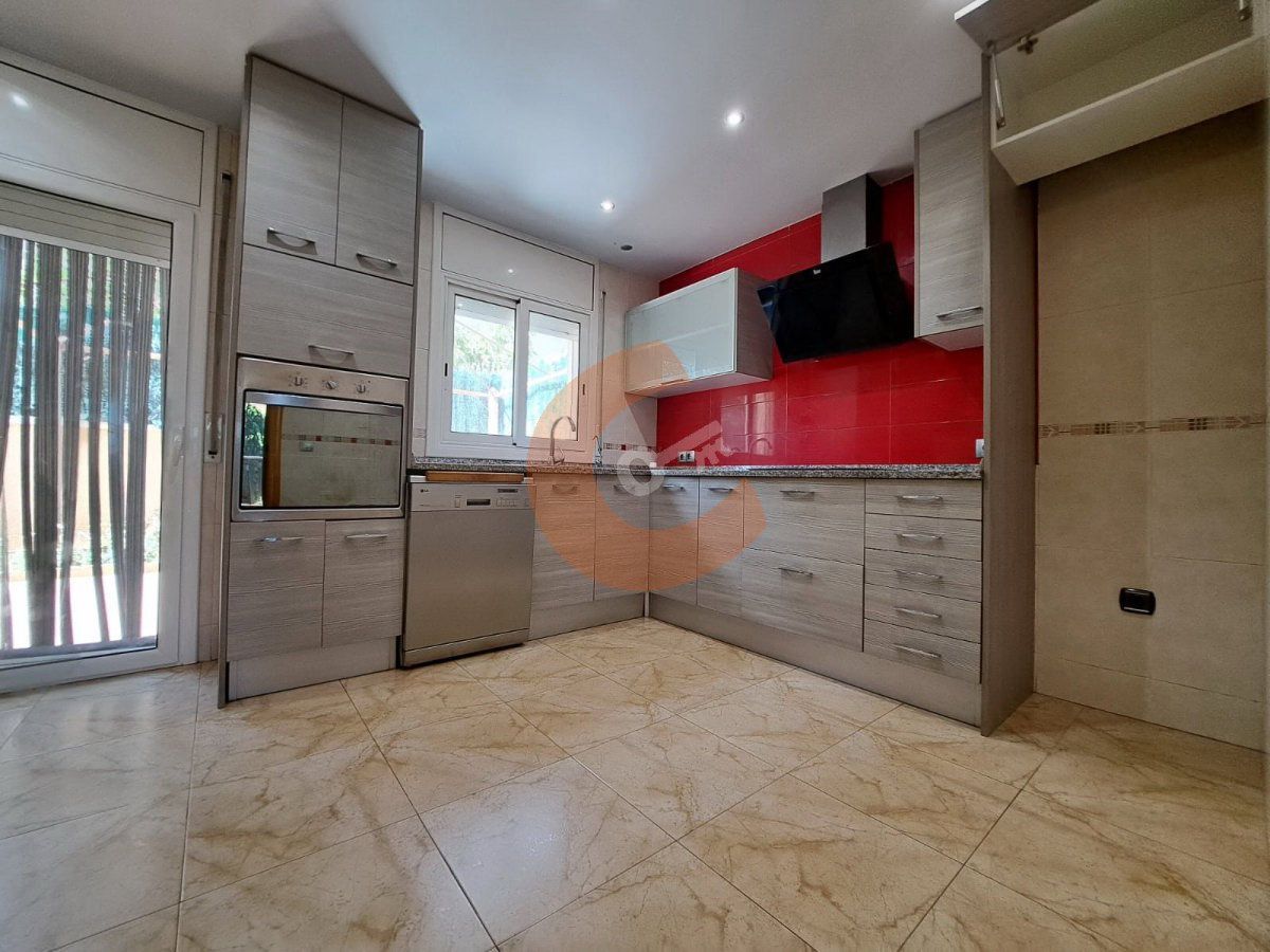 Cocina de Casa o chalet de alquiler en Santa Oliva con Aire acondicionado, Calefacción y Jardín privado