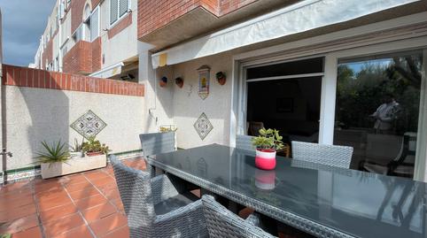 Foto 2 von Einfamilien-Reihenhaus zur Miete in Carrer Granada, Can Bou, Castelldefels