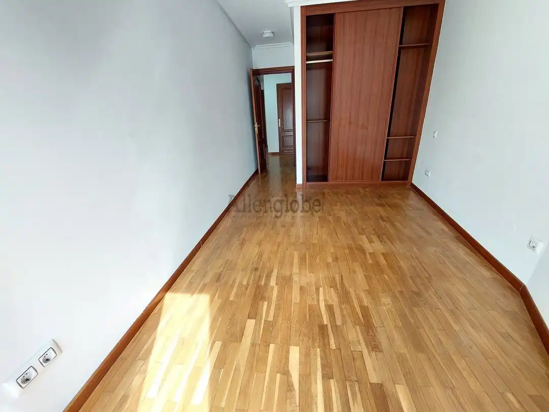 Bedroom of Flat for rent in Oviedo   with Heating, Storage room and Oven