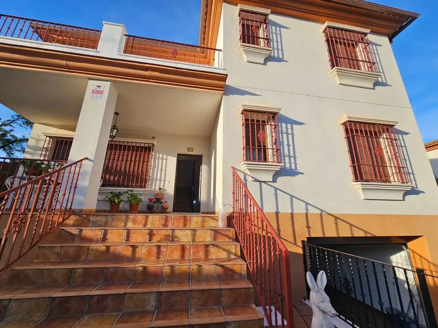 Vista exterior de Casa o xalet en venda en Córdoba amb Aire condicionat, Calefacció i Jardí privat