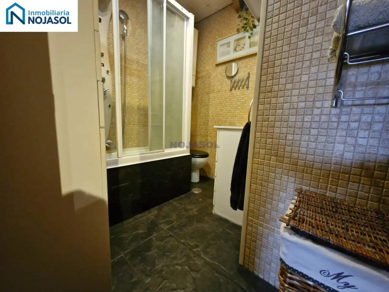 Bany de Apartament en venda en Noja amb Calefacció, Terrassa i Moblat