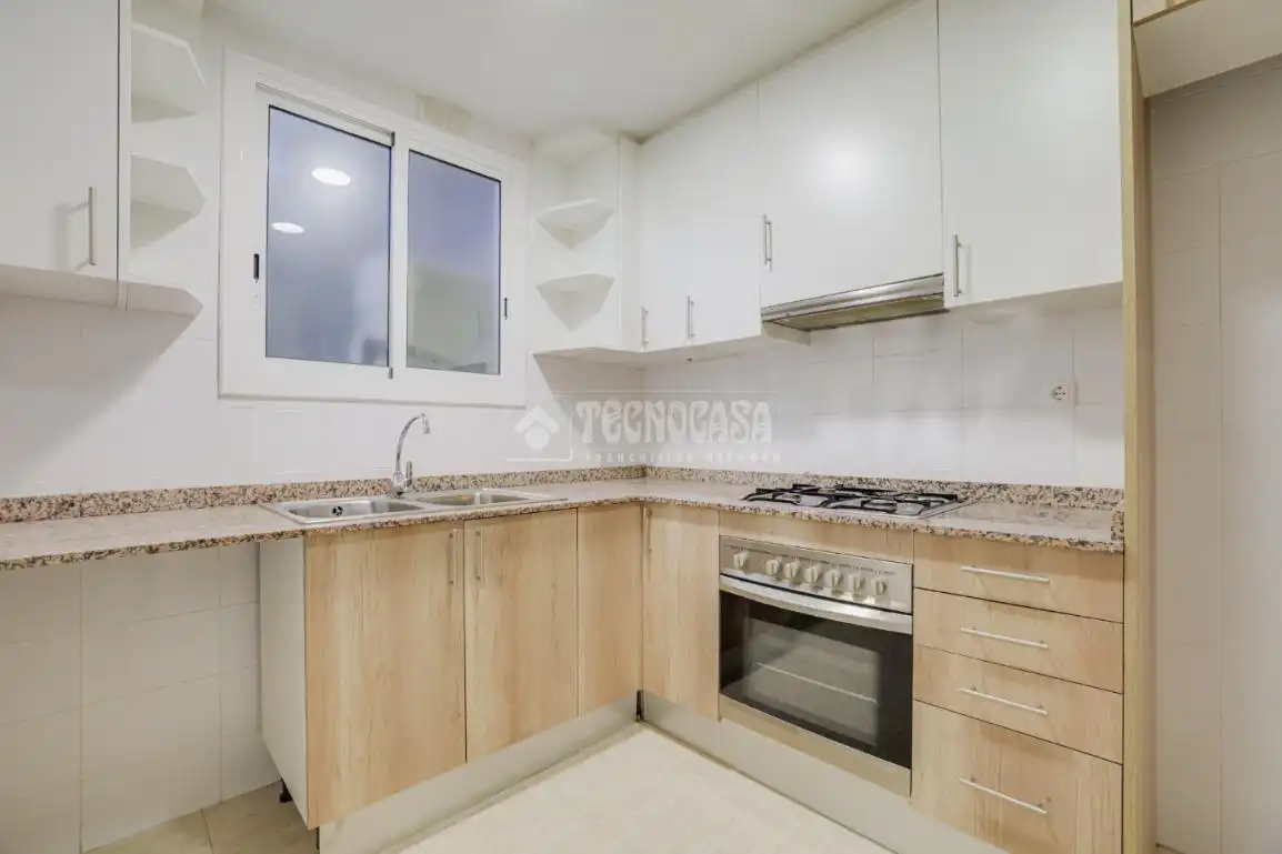 Cocina de Piso en venta en Barcelona con Aire acondicionado