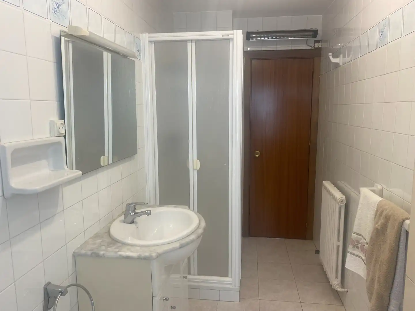 Baño de Piso en venta en Huesca con Calefacción, Terraza y Trastero