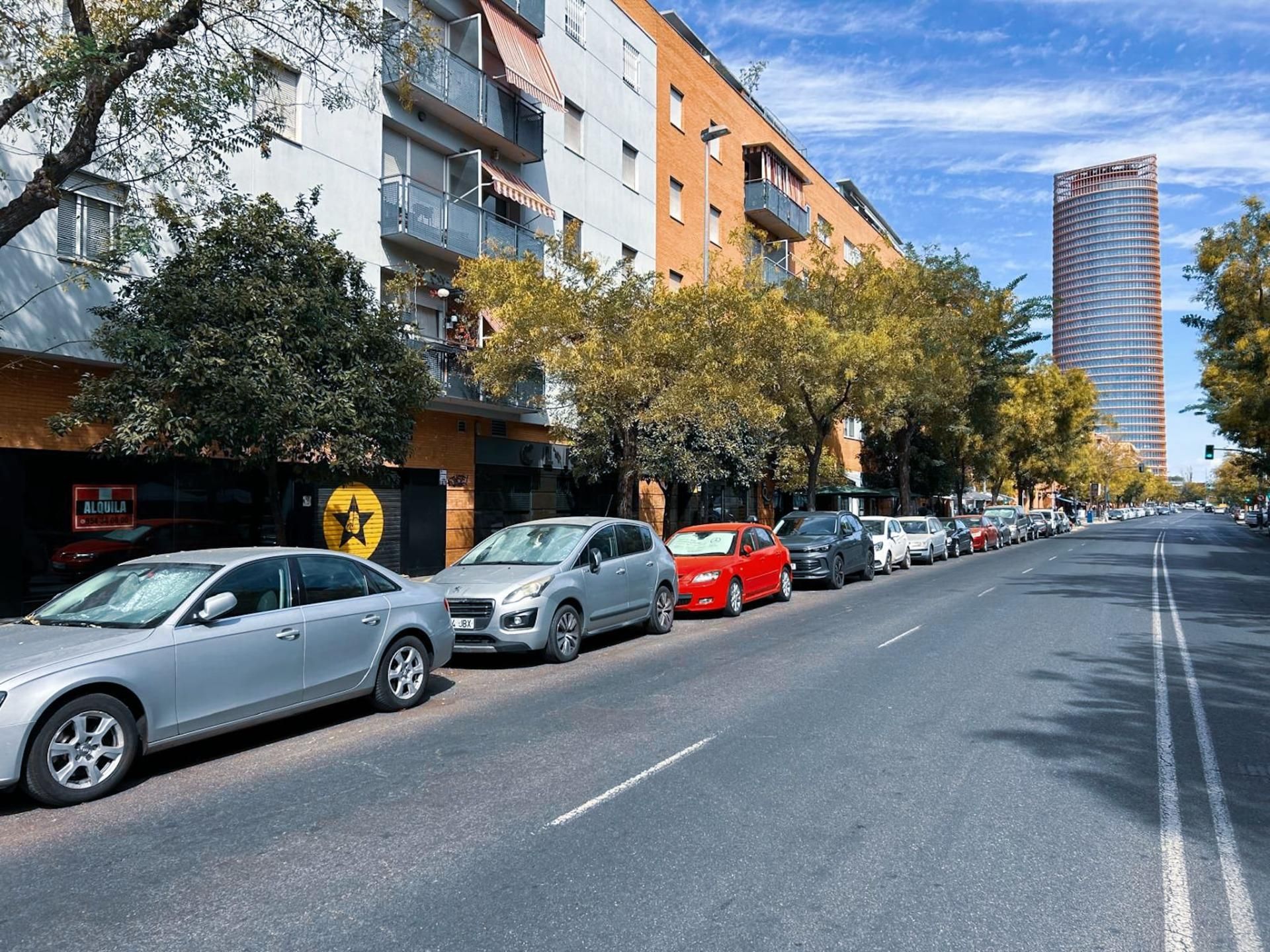 Exterior view of Premises to rent in  Sevilla Capital