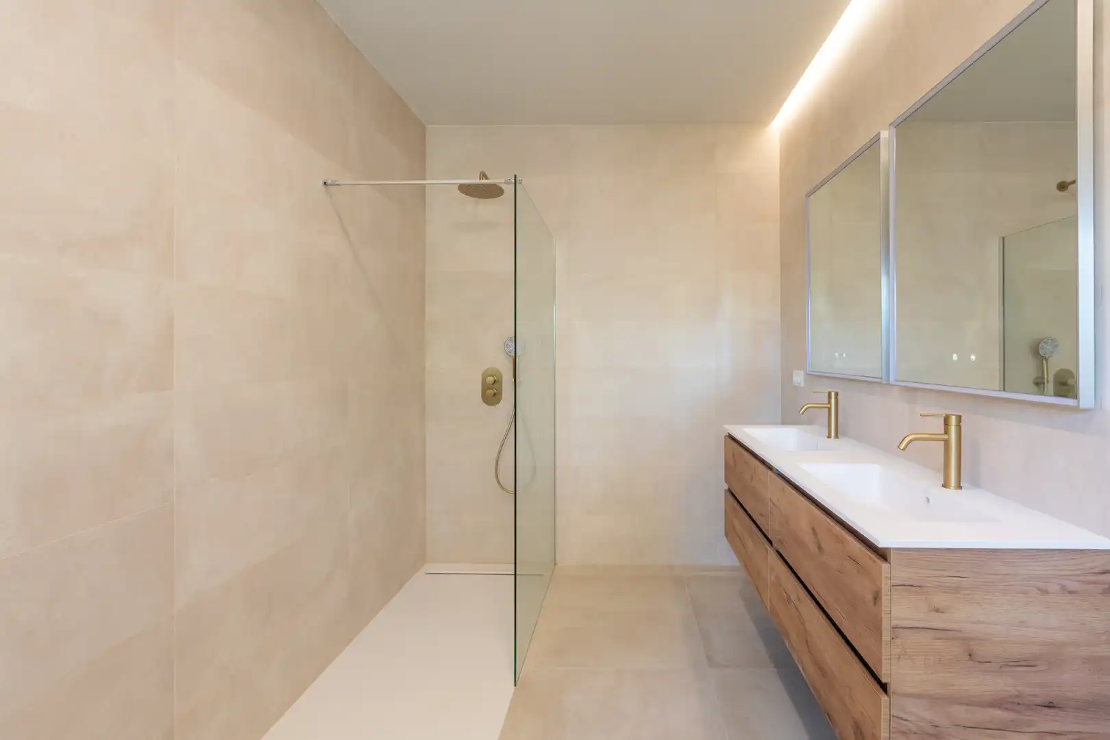 Bathroom of Houses for sale in Benidorm  with Air Conditioner, Heating and Private garden