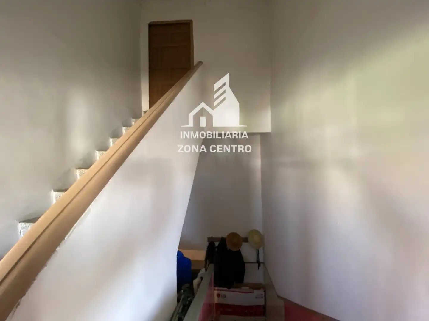 Casa adosada en venta en Baltanás con Calefacción, Jardín privado y Amueblado