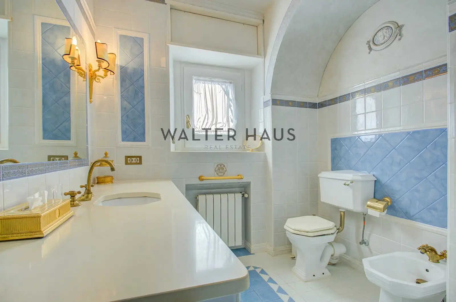 Badezimmer von Haus oder Chalet zum Verkauf in Sitges mit Klimaanlage, Heizung und Privatgarten