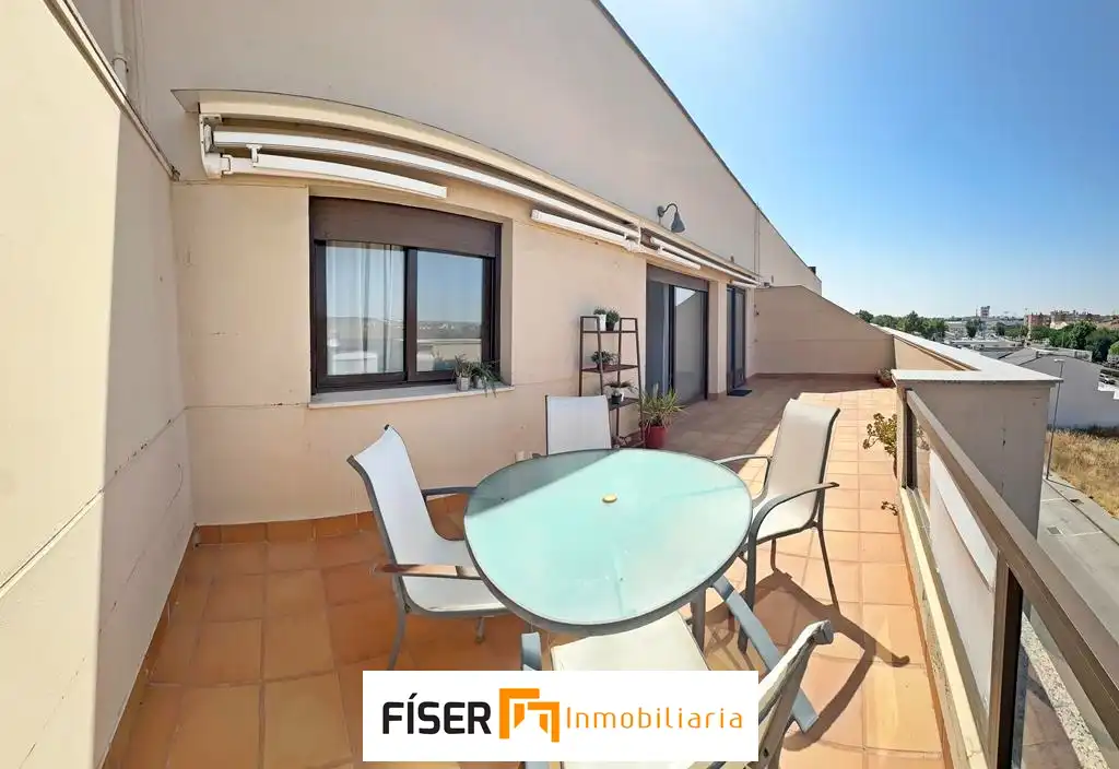 Vista exterior de Ático en venta en Zafra con Aire acondicionado, Calefacción y Terraza