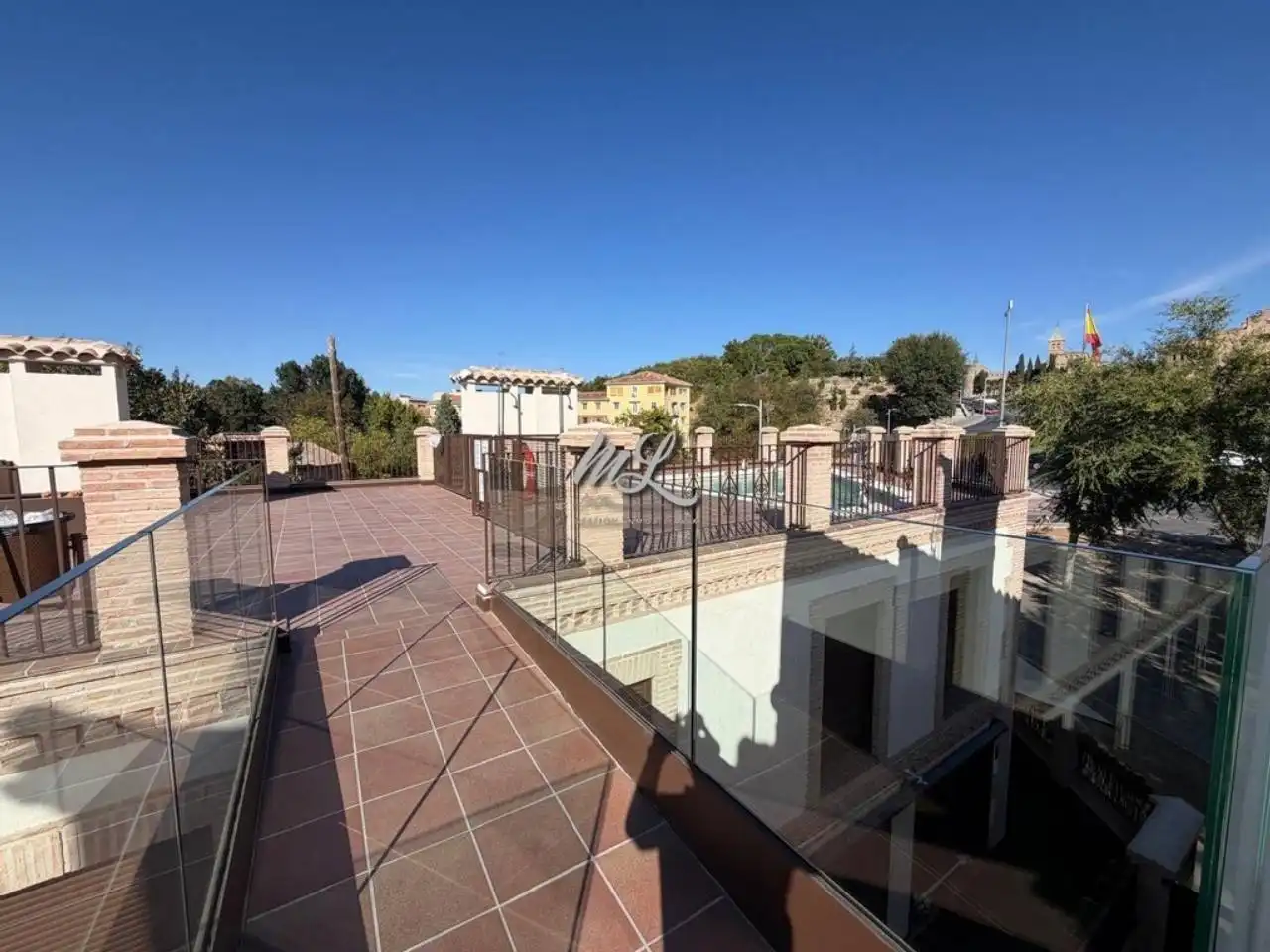 Terrassa de Dúplex en venda en Toledo amb Calefacció, Traster i Piscina comunitària