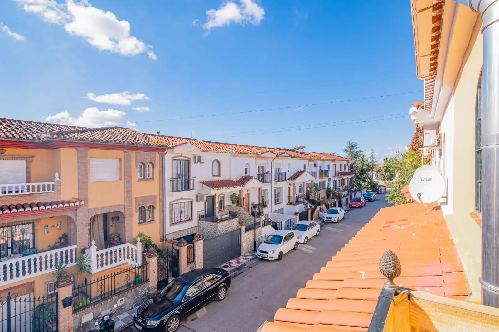 Casa adosada en venda a Cúllar Vega