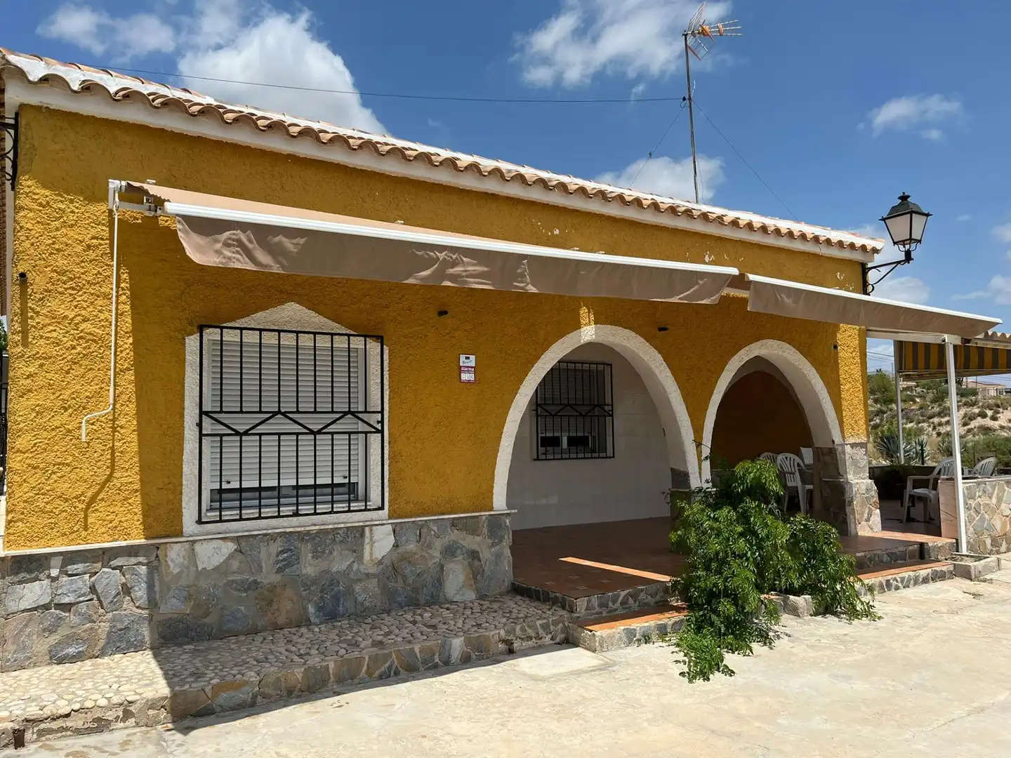 Vista exterior de Casa o chalet de alquiler en Albatera con Calefacción, Jardín privado y Terraza