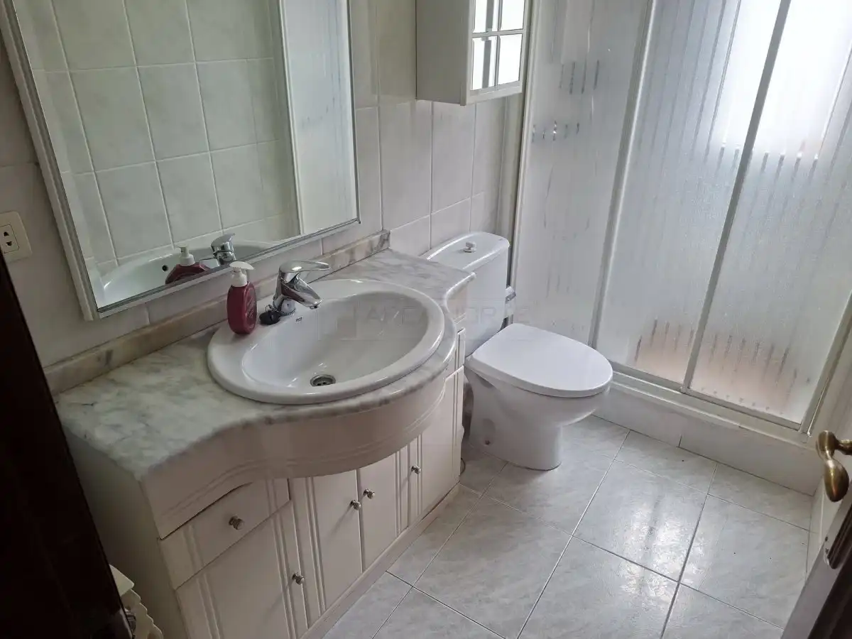 Bany de Apartament en venda en Vitoria - Gasteiz amb Calefacció, Parquet i Traster