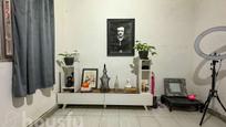 Living room of Flat for sale in  Madrid Capital